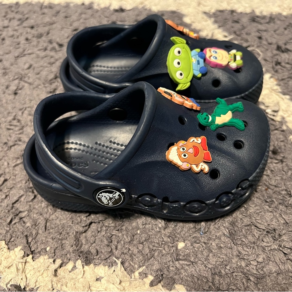 Size 6 crocs